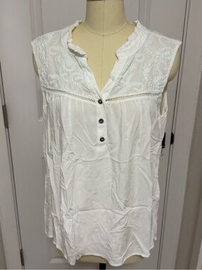 White Embroidered Blouse Size 1X - Great Condition
